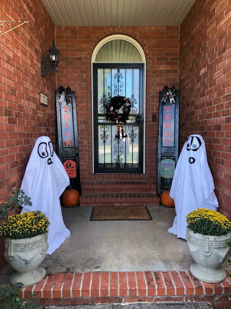 21 Creative DIY Halloween Outdoor & Porch Decorations Ideas | Munchkins ...