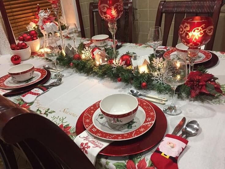 15 Simple & Elegant Christmas Table Setting Ideas | Munchkins Planet